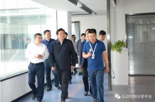 常州市委常委、統(tǒng) 戰(zhàn)部部長韓九云一行 蒞臨常州固高智能裝備協(xié)同創(chuàng)新中心參觀指導